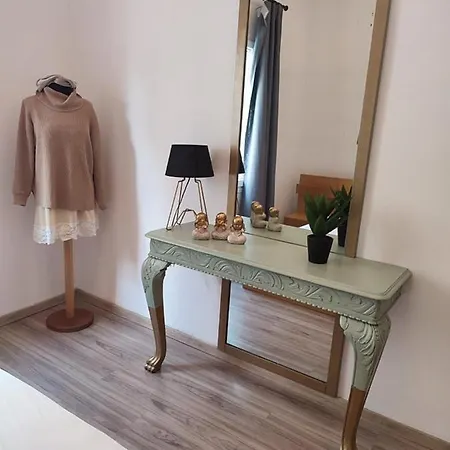 Apartment Art & Cozy